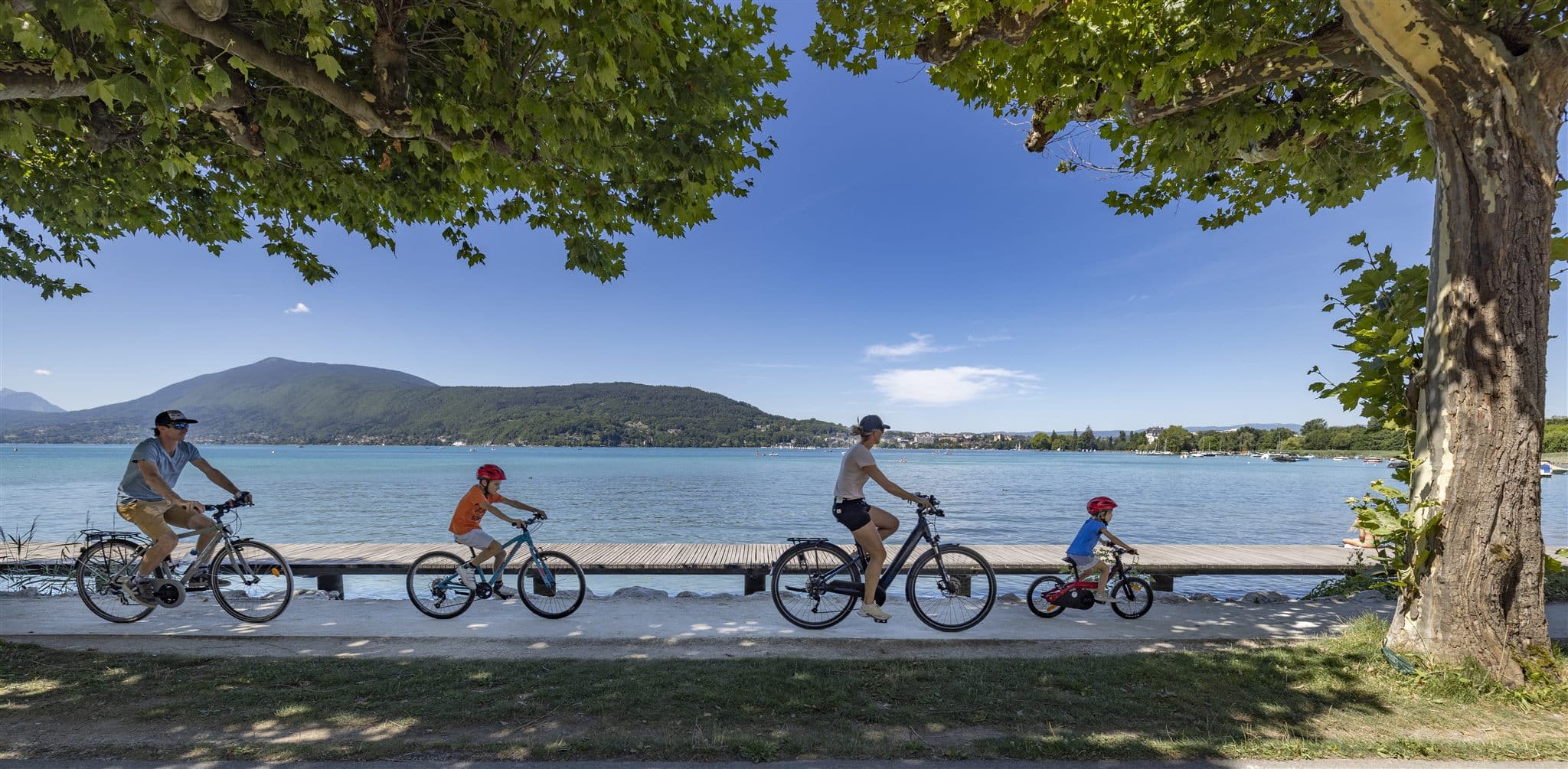 Location de vélo à Annecy au bord du lac