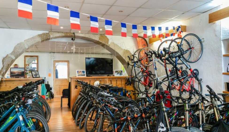 Bike rental prices in Annecy 5 Bike rental shop in Annecy old town